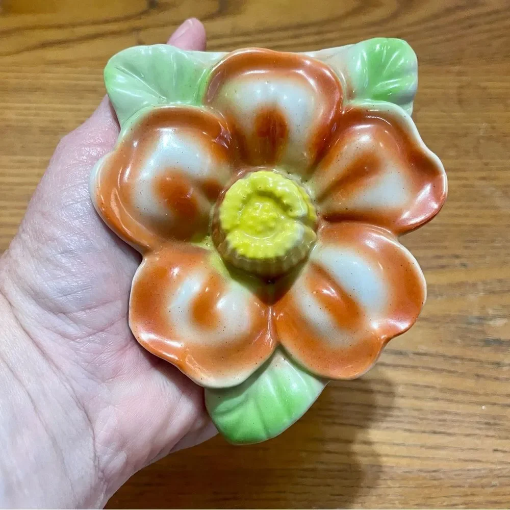 🏖️SOLD🏖️ Wall Pocket Made in Japan in great condition vintage floral motif - Picture 3 of 5